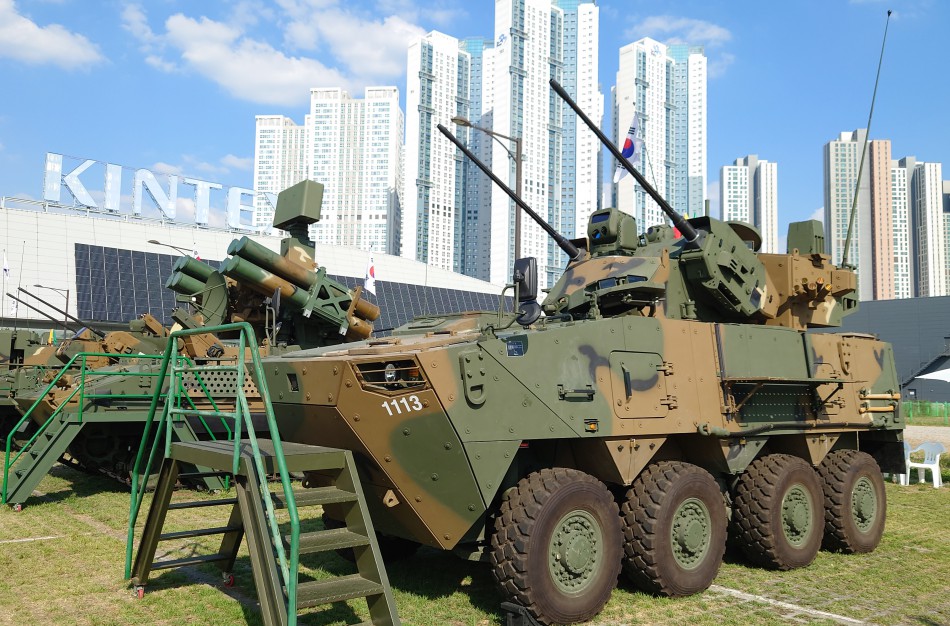 Pietų Korėjoje aptartos bendradarbiavimo ginkluotės srityje galimybės