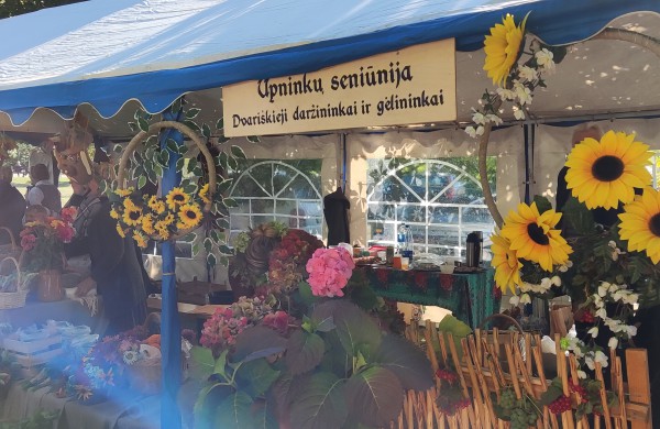 Rudens šventė „Sename Jonų dvare" jau šurmuliuoja ir laukia Jūsų