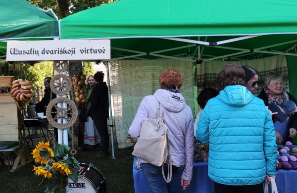 Rudens šventė „Sename Jonų dvare" jau šurmuliuoja ir laukia Jūsų