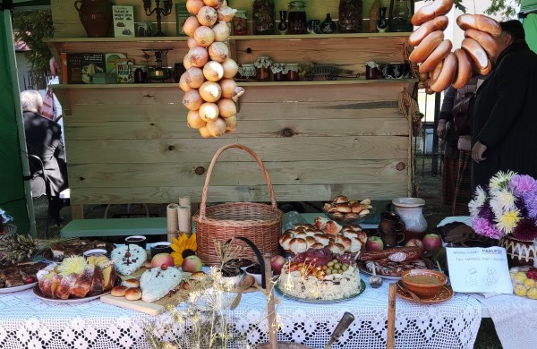 Rudens šventė „Sename Jonų dvare" jau šurmuliuoja ir laukia Jūsų