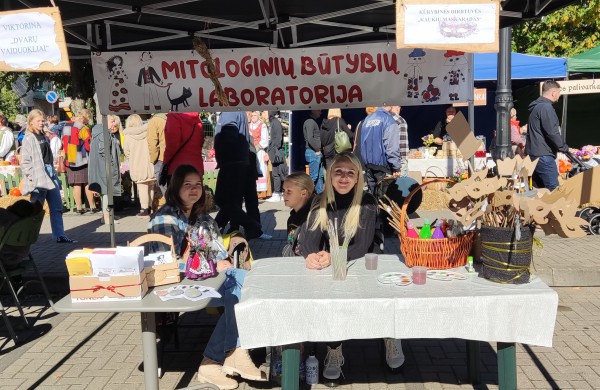 Rudens šventė „Sename Jonų dvare" jau šurmuliuoja ir laukia Jūsų