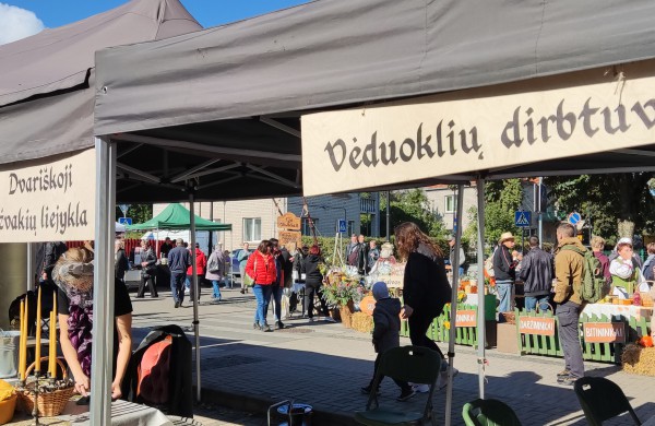 Rudens šventė „Sename Jonų dvare" jau šurmuliuoja ir laukia Jūsų