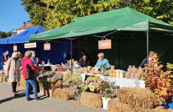 Rudens šventė „Sename Jonų dvare" jau šurmuliuoja ir laukia Jūsų