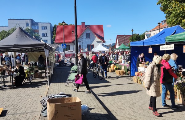 Rudens šventė „Sename Jonų dvare" jau šurmuliuoja ir laukia Jūsų