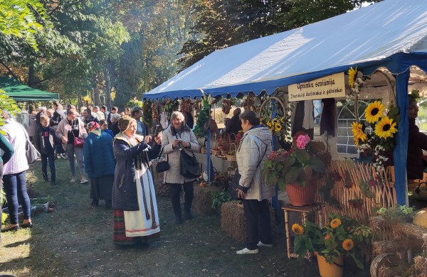 Rudens šventė „Sename Jonų dvare" jau šurmuliuoja ir laukia Jūsų