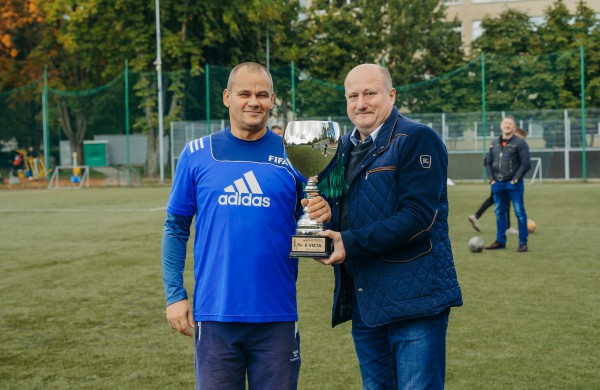 Jonavos FVK „Klevas“ Lietuvos veteranų (40+) mažojo futbolo čempionate iškovojo sidabro medalius