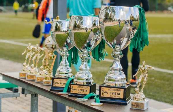 Jonavos FVK „Klevas“ Lietuvos veteranų (40+) mažojo futbolo čempionate iškovojo sidabro medalius