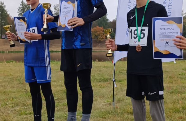 Įvyko tradicinis Jonavos raj. lengvosios atletikos moksleivių "Rudens krosas"