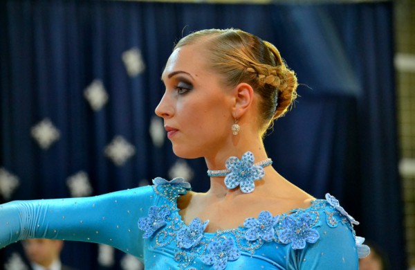 Valso ritmu ant parketo sukosi ir jonaviečių poros