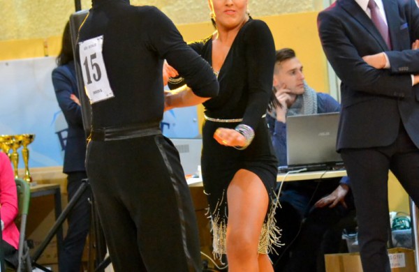 Valso ritmu ant parketo sukosi ir jonaviečių poros