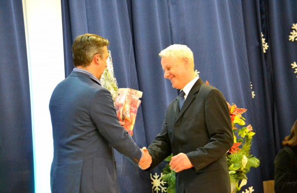 Valso ritmu ant parketo sukosi ir jonaviečių poros