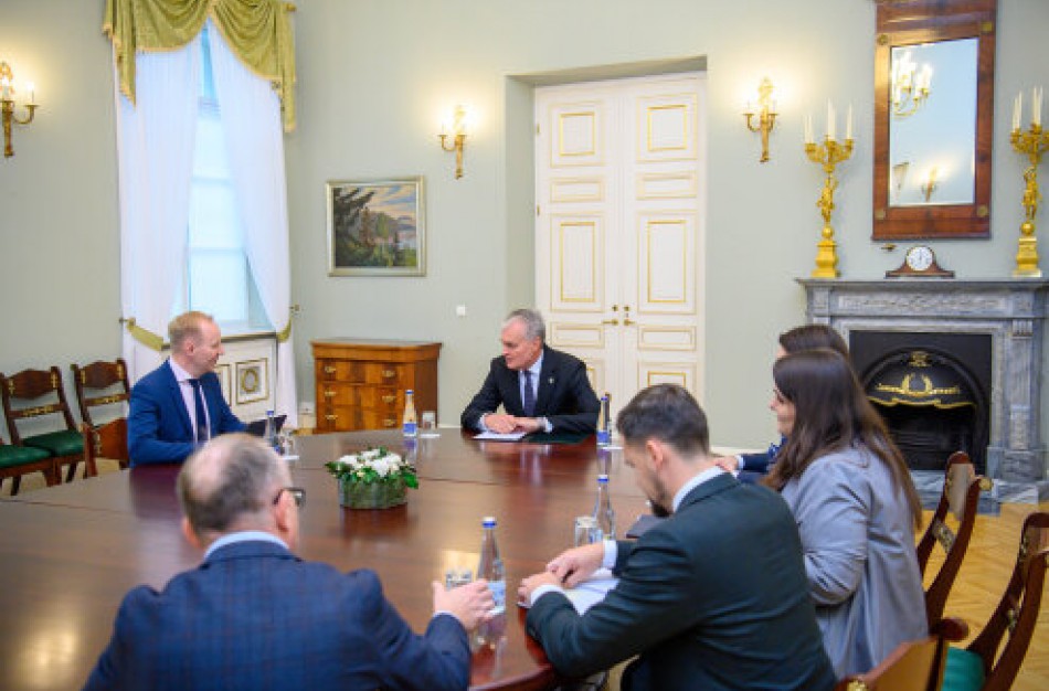 Prezidentas: Gaivinimo fondo lėšos turi pratęsti Lietuvos ekonominės sėkmės istoriją