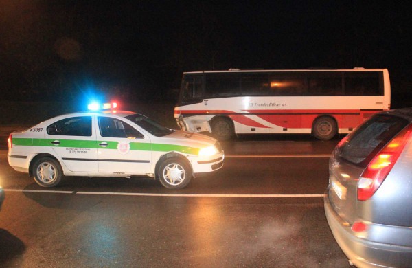 J.Basanavičiaus ir Fabriko gatvių sankryžoje susidūrė trys automobiliai, sužeistas žmogus