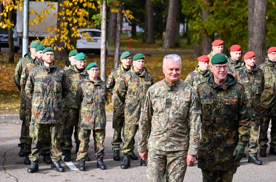 Prezidentas lanko Rukloje dislokuotus Vokietijos kariuomenės brigados štabo ir bataliono karius