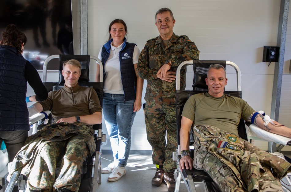 290 NATO karių iš Ruklos dovanojo kraujo Kauno klinikų Kraujo centrui