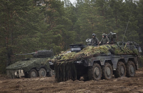Pratybose „Geležinis vilkas 2022-II“ lankėsi Lietuvoje viešintis Belgijos karalius