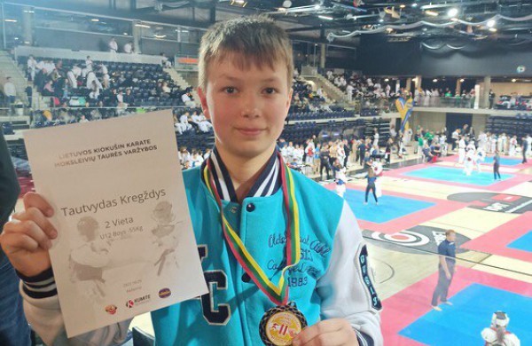 Jonavos Kyokushin karate „Kumite“ klubo komanda iš Kėdainių grįžo su keliais medaliais