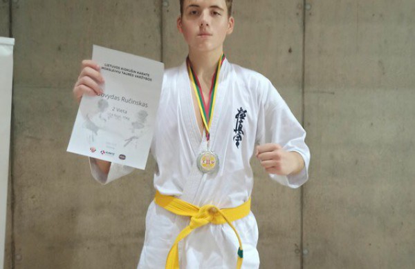 Jonavos Kyokushin karate „Kumite“ klubo komanda iš Kėdainių grįžo su keliais medaliais