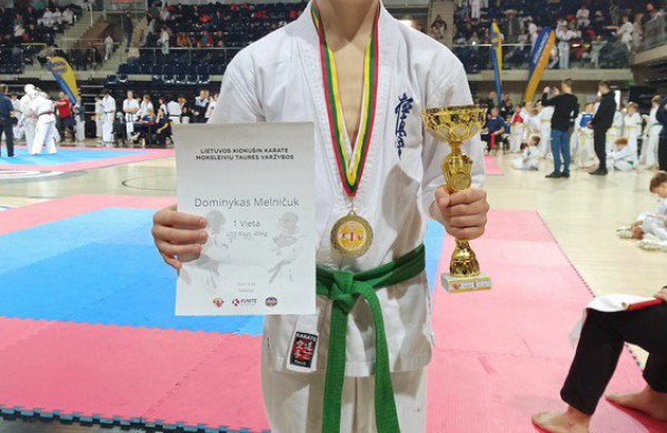 Jonavos Kyokushin karate „Kumite“ klubo komanda iš Kėdainių grįžo su keliais medaliais