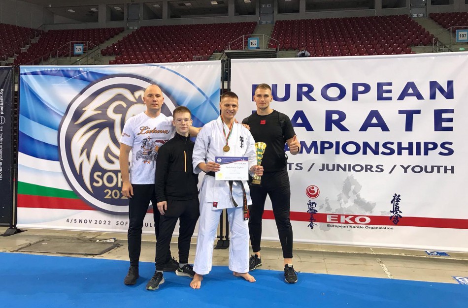 Istorinės varžybos ,,Kumite" klubui: iš Bulgarijos grįžo su Europos čempiono ir vecečempiono titulais