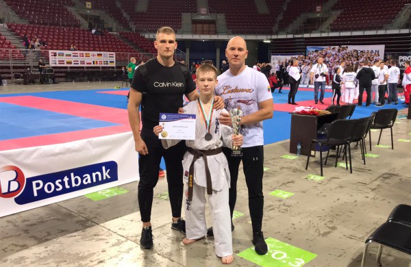 Istorinės varžybos ,,Kumite" klubui: iš Bulgarijos grįžo su Europos čempiono ir vecečempiono titulais