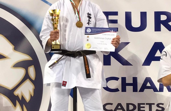 Istorinės varžybos ,,Kumite" klubui: iš Bulgarijos grįžo su Europos čempiono ir vecečempiono titulais