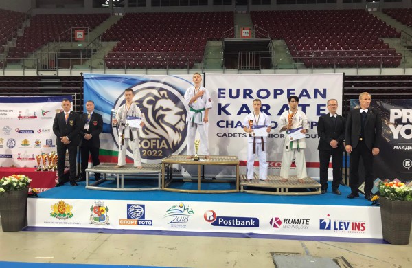 Istorinės varžybos ,,Kumite" klubui: iš Bulgarijos grįžo su Europos čempiono ir vecečempiono titulais