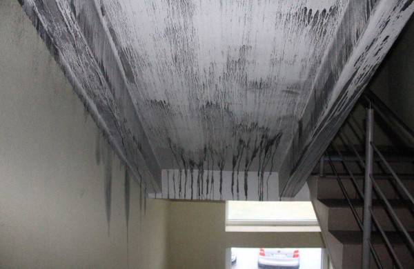 Padegimas daugiabutyje: evakuoti žmonės, skaičiuojami nuostoliai