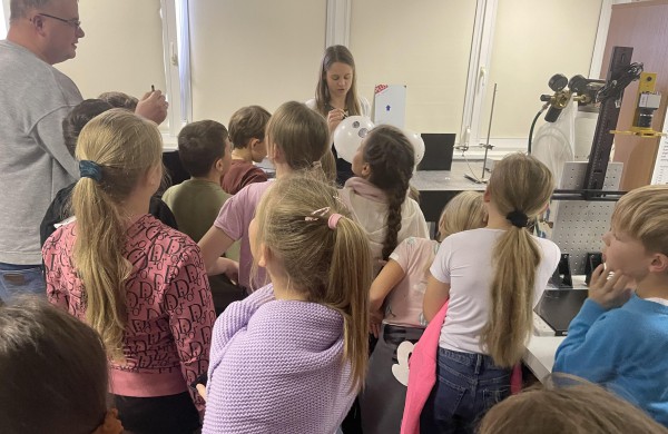 Jonavos R. Samulevičiaus progimnazijos mokinių susitikimas su mokslininke