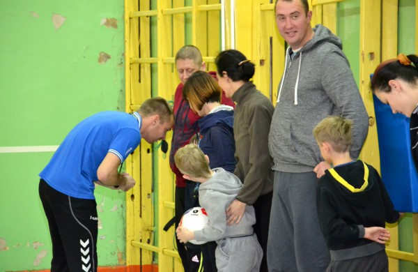 Šventinis būsimųjų futbolininkų vakaras su tėveliais ir... Kalėdų seneliu