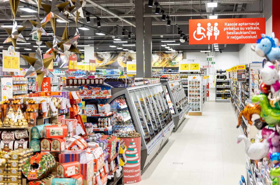 „Rimi“ skelbia parduotuvių darbo laiką per šventes ir kviečia pasinaudoti el. apsipirkimu
