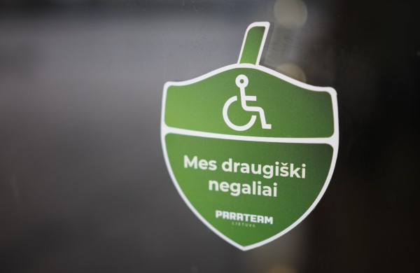 Jonavos sporto arena ir baseinas – draugiški negaliai