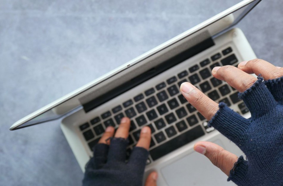 Policija perspėja būkite budrūs – sukčiai siaučia