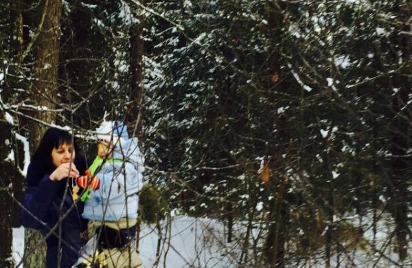 Prieš Naujuosius metus maisto nuvežė ir miško žvėrims