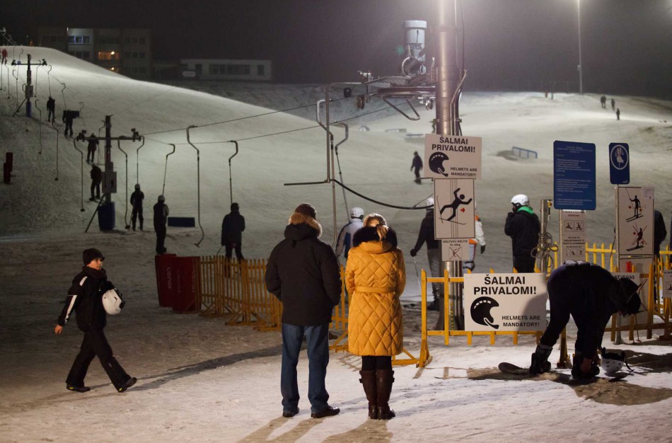 Jonavos slidinėjimo centras: pirmomis sausio dienomis slidinėkite nemokamai
