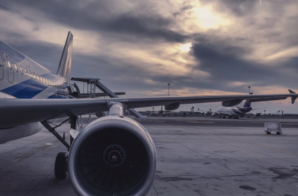 COVID-19 ligos sukėlėjo pradėta ieškoti ir orlaivių nuotekose