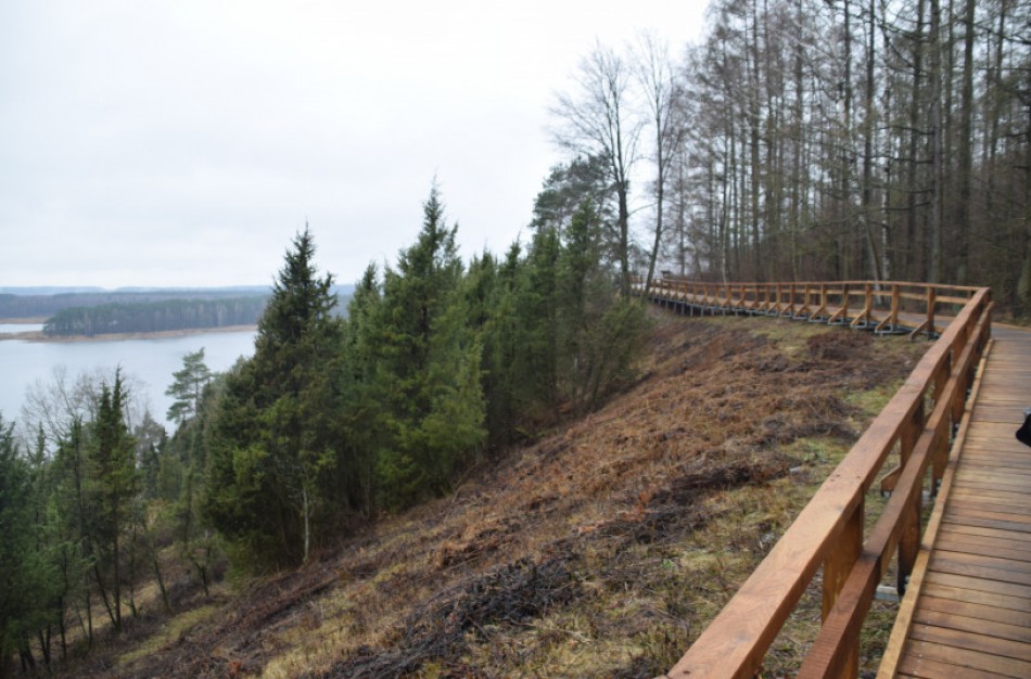Atidaromas atnaujintas Arlaviškių (Kadagių slėnio) pažintinis takas