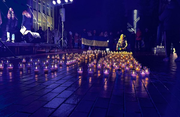 #LaisvėŠviečia: kūrėme šviečiančią širdį ir kartojome SLAVA UKRAINI!