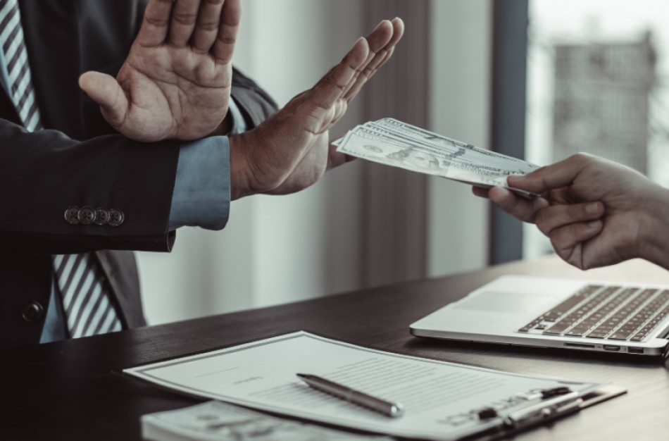 AAD kreipėsi į STT dėl bandymo papirkti