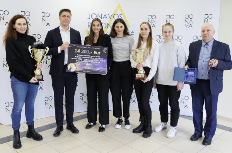 Jonavos meras padėkojo „Aušrinės“ tinklininkėms