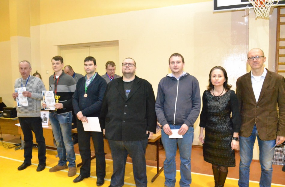 Šachmatų figūras stumdė ir didmeistriai, ir pradedantieji