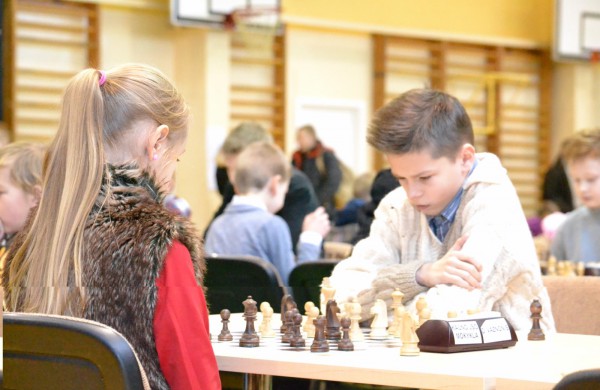 Šachmatų figūras stumdė ir didmeistriai, ir pradedantieji