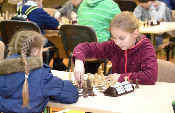 Šachmatų figūras stumdė ir didmeistriai, ir pradedantieji