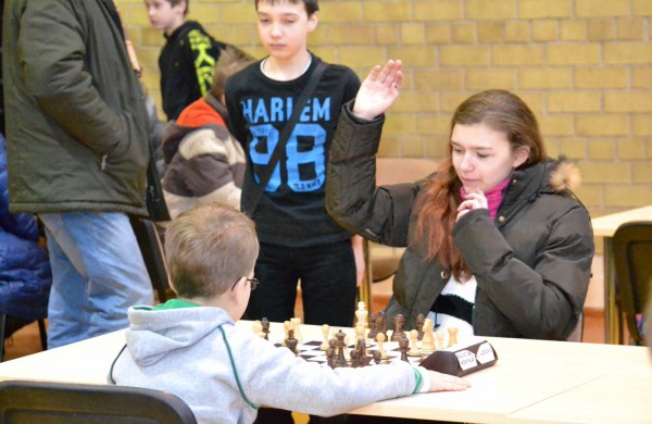 Šachmatų figūras stumdė ir didmeistriai, ir pradedantieji