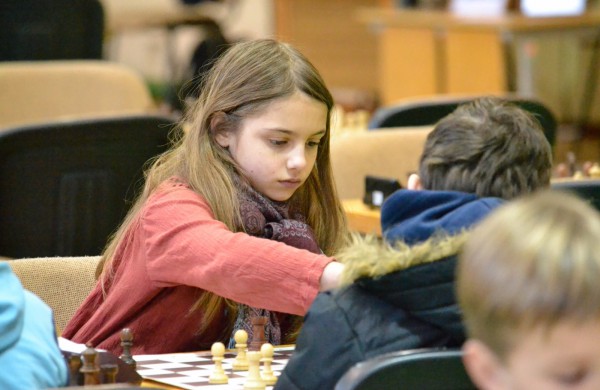 Šachmatų figūras stumdė ir didmeistriai, ir pradedantieji