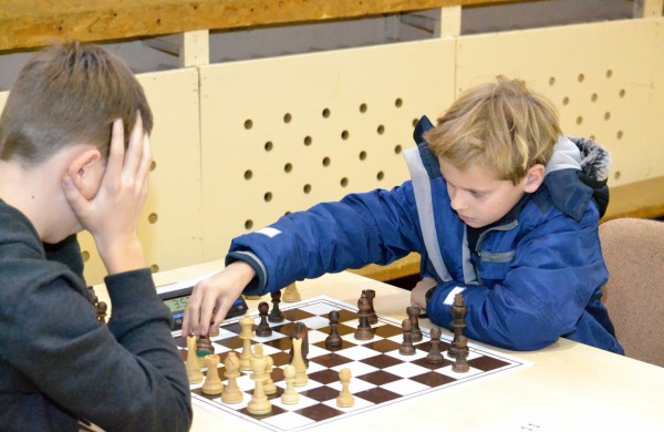 Šachmatų figūras stumdė ir didmeistriai, ir pradedantieji