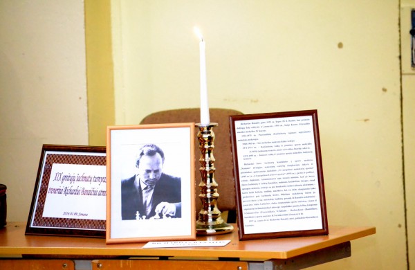 Šachmatų figūras stumdė ir didmeistriai, ir pradedantieji