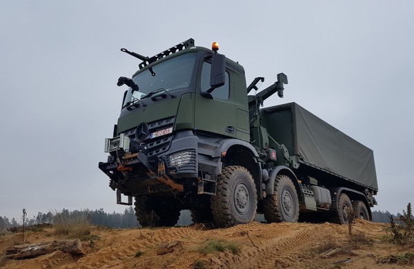 Lietuvos kariuomenei – nauja partija sunkvežimių