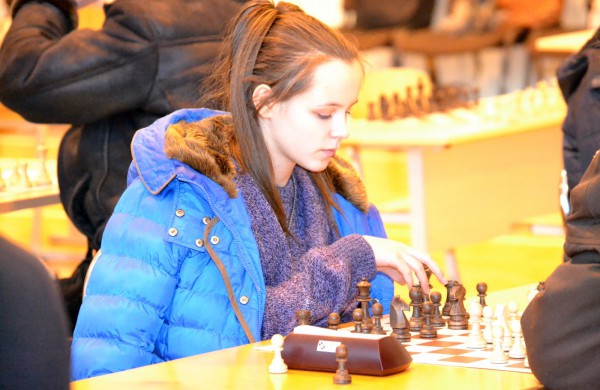 Šachmatų figūras stumdė ir didmeistriai, ir pradedantieji