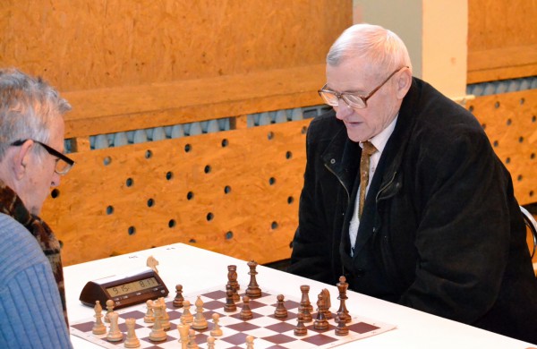 Šachmatų figūras stumdė ir didmeistriai, ir pradedantieji